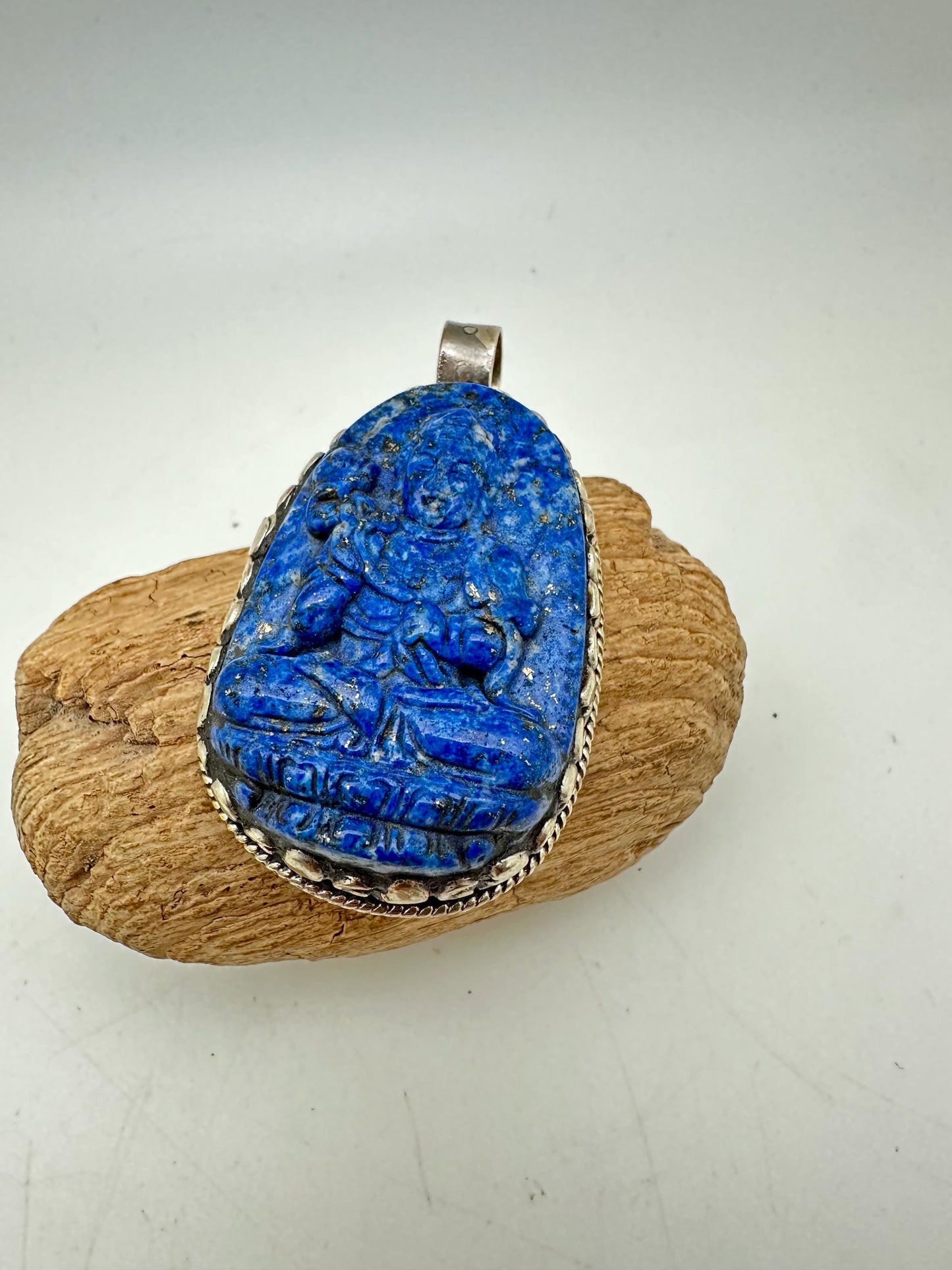 Handcarved Lapis lazuli , quan yin buddha , Kwan Yin Pendant, Tibetan Silver Bodhisattva