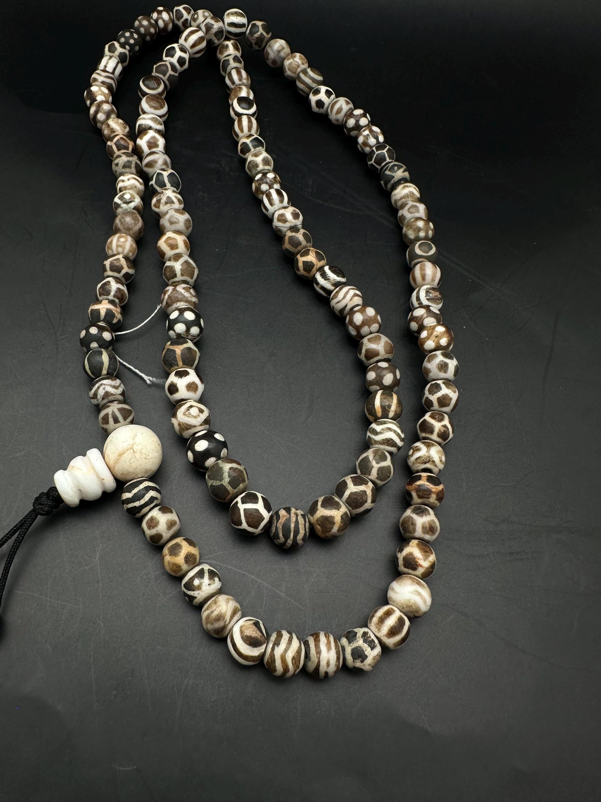 Vintage pumtek Petrified Wood Bead mala