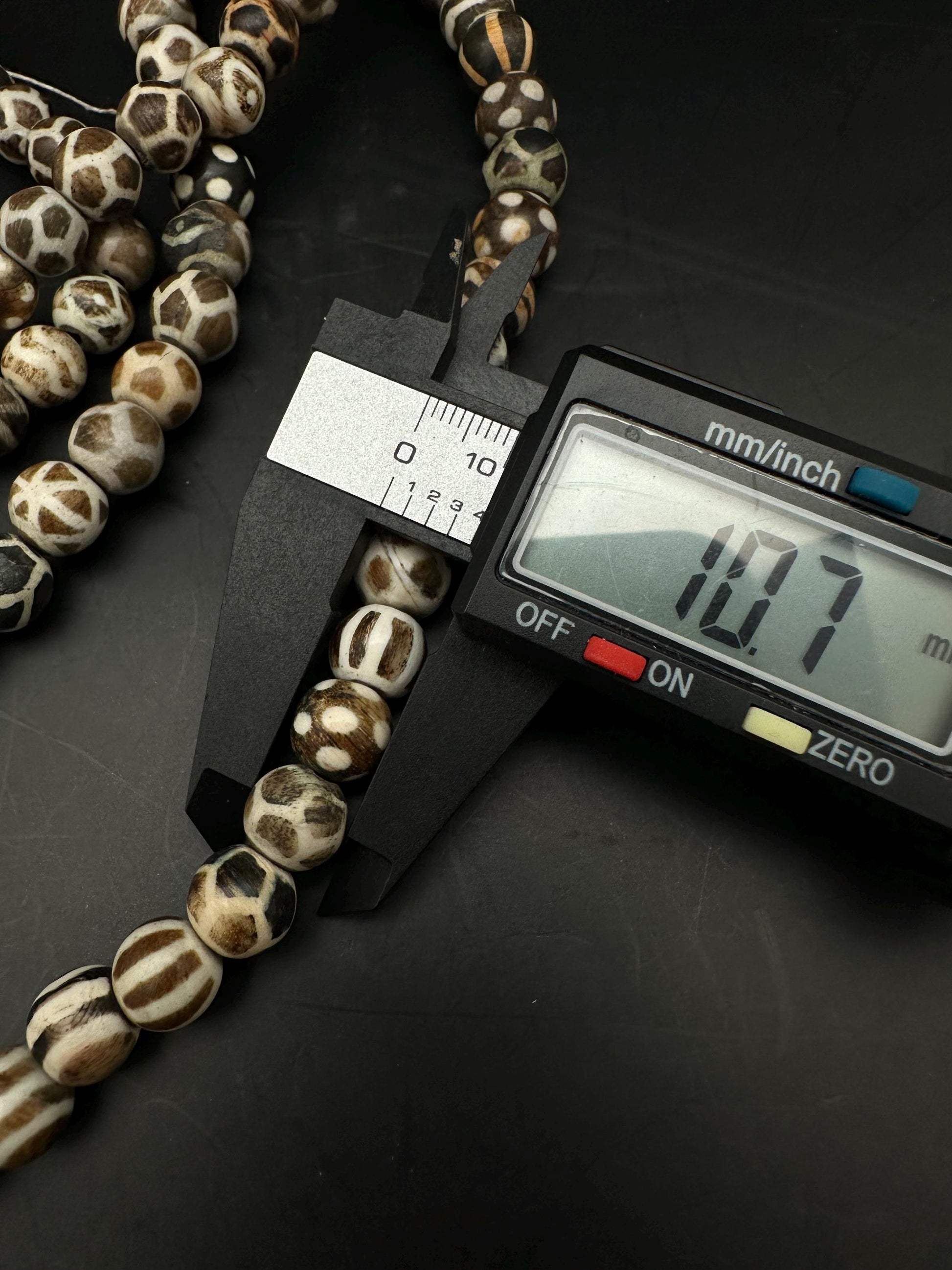 Vintage pumtek Petrified Wood Bead mala
