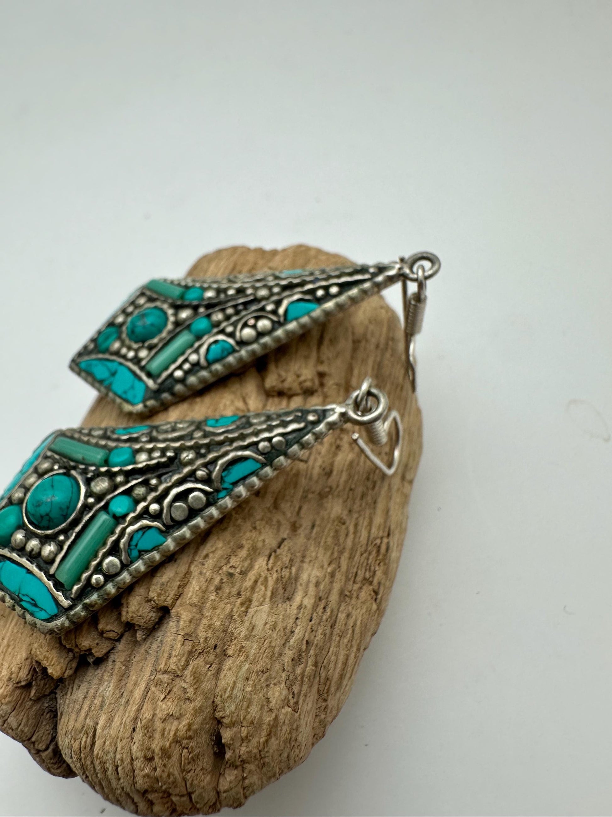 Tibetan earring, inlaid turquoise master handcrafted with Tibetan silver from Nepal
