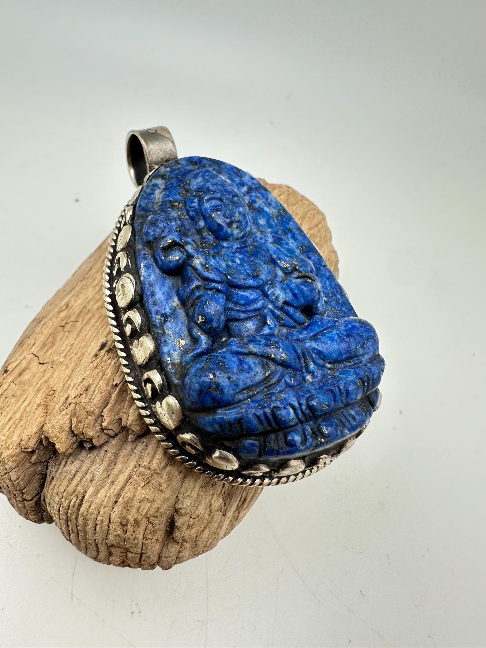 Handcarved Lapis lazuli , quan yin buddha , Kwan Yin Pendant, Tibetan Silver Bodhisattva