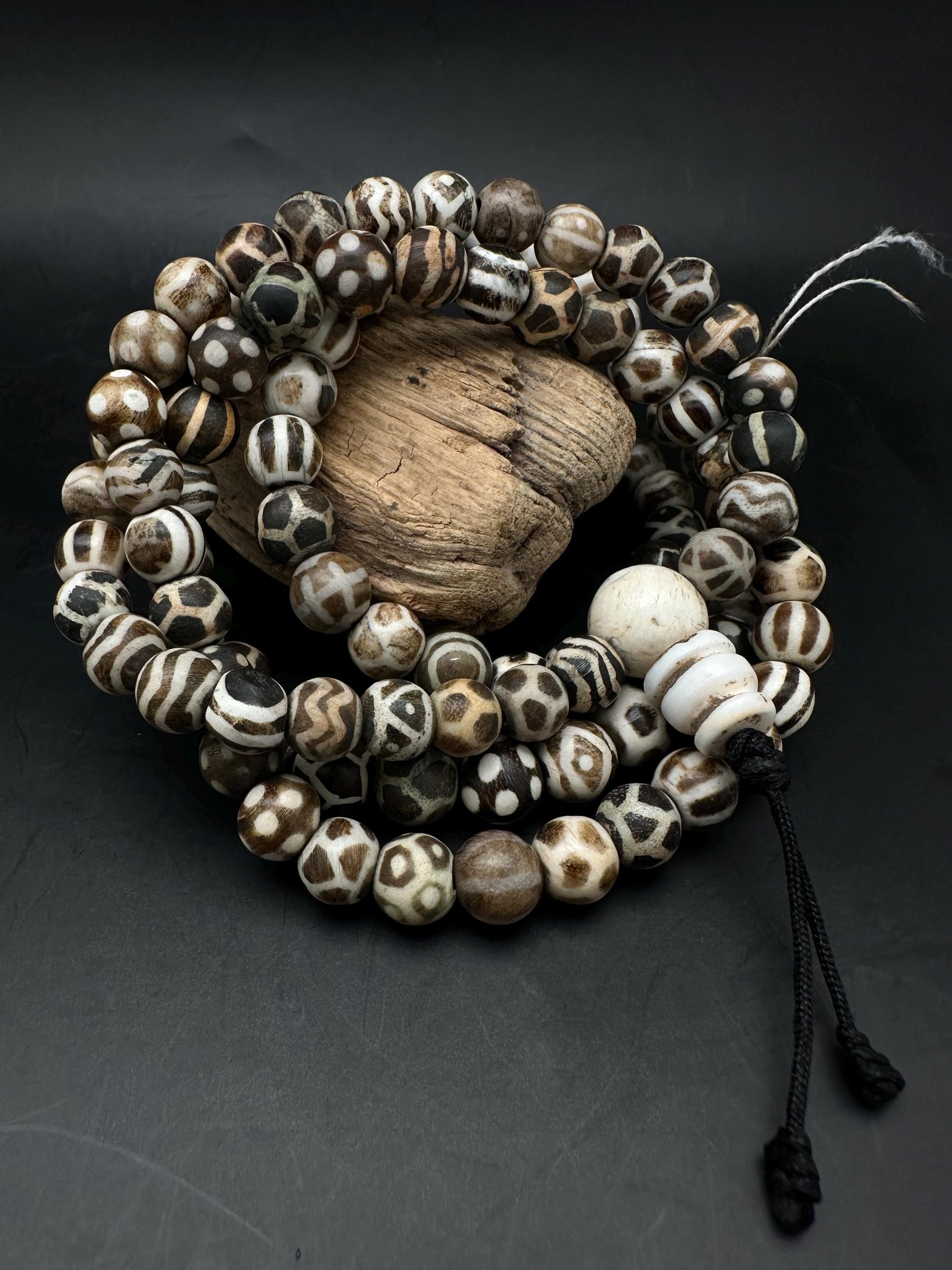 Vintage pumtek Petrified Wood Bead mala