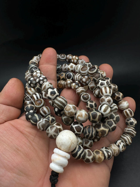 Vintage pumtek Petrified Wood Bead mala