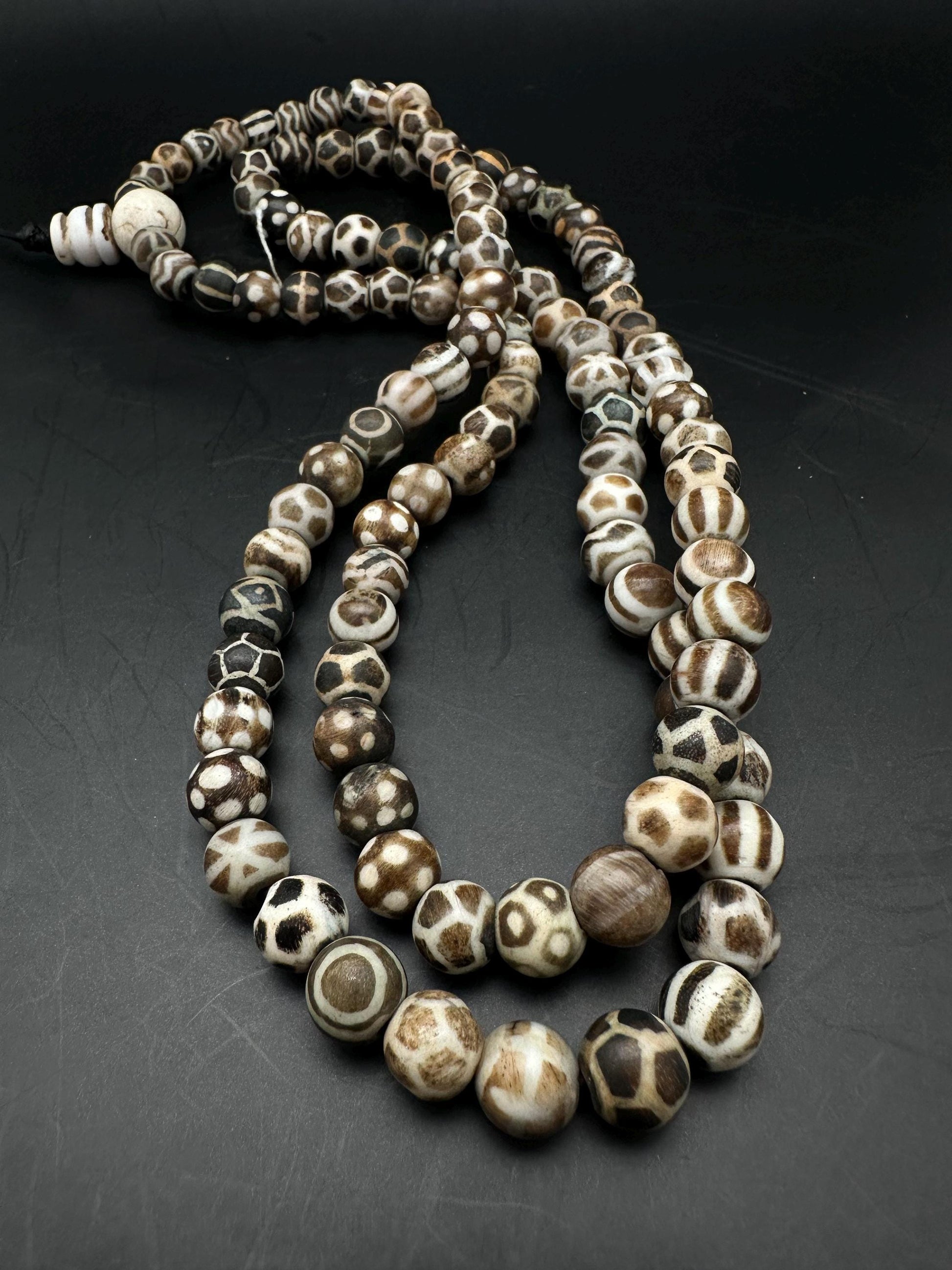 Vintage pumtek Petrified Wood Bead mala