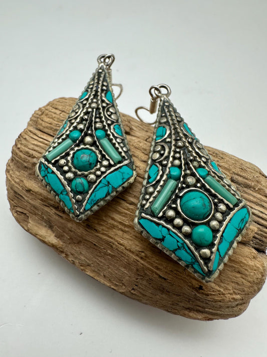 Tibetan earring, inlaid turquoise master handcrafted with Tibetan silver from Nepal