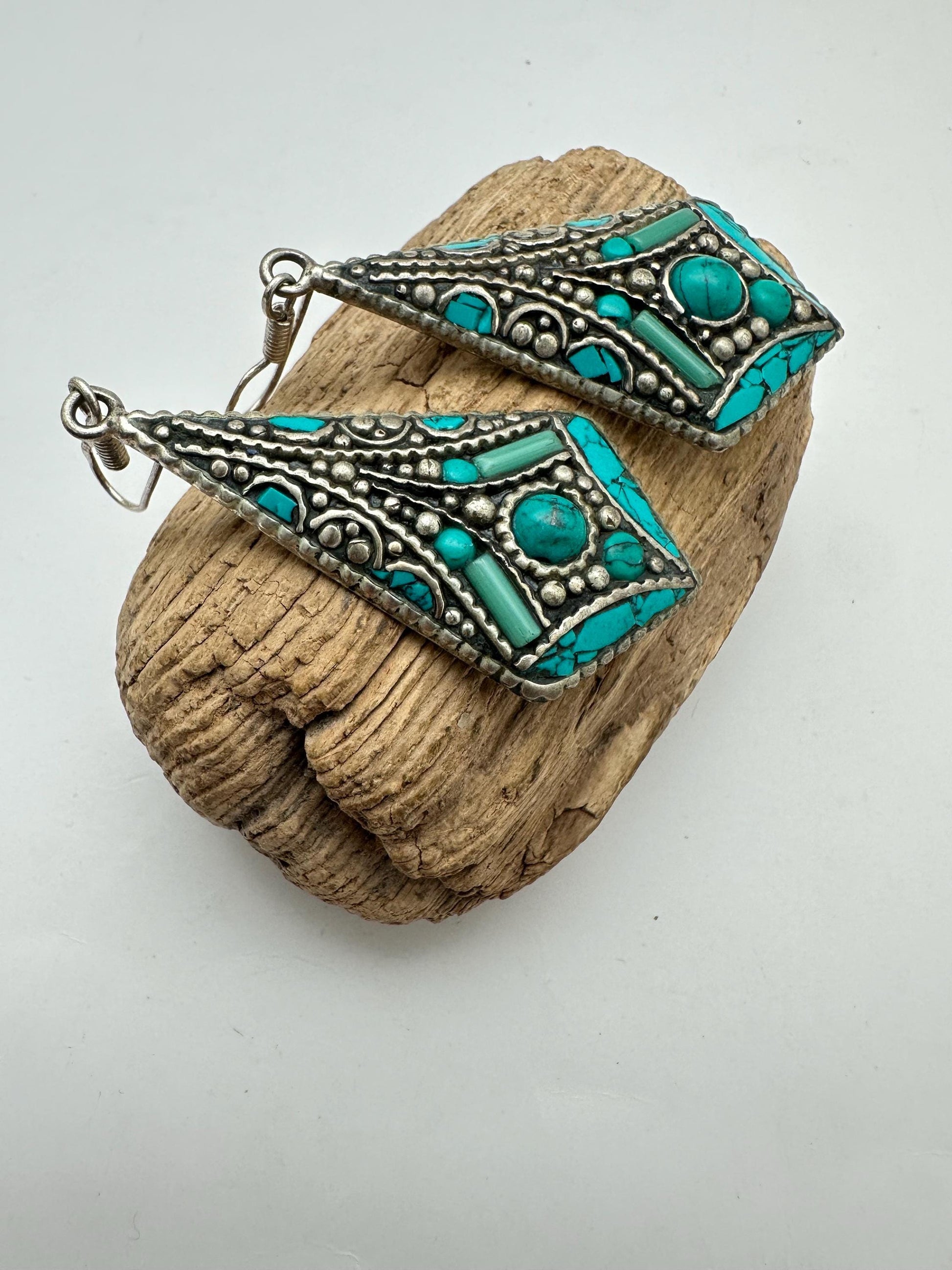 Tibetan earring, inlaid turquoise master handcrafted with Tibetan silver from Nepal