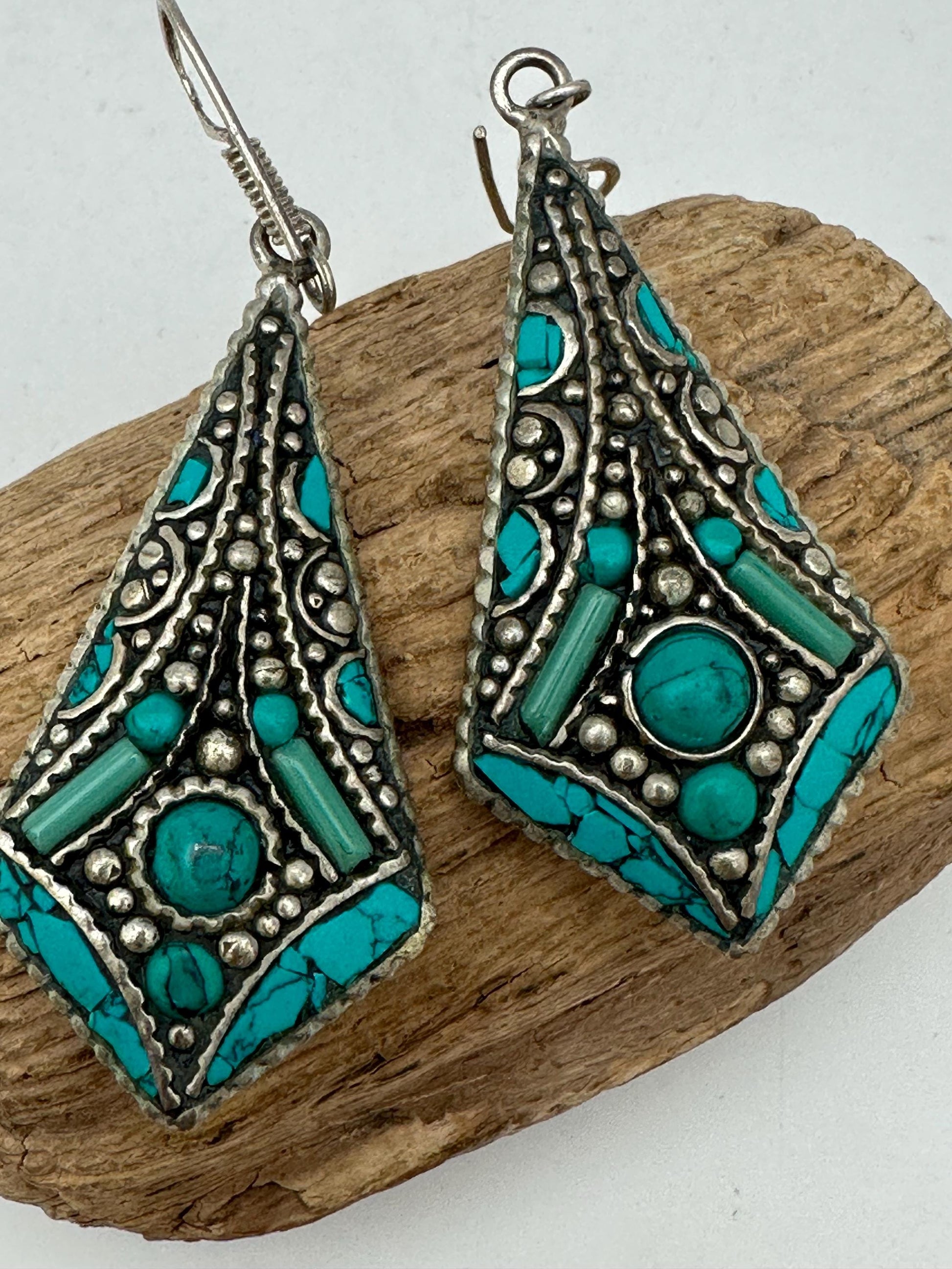 Tibetan earring, inlaid turquoise master handcrafted with Tibetan silver from Nepal