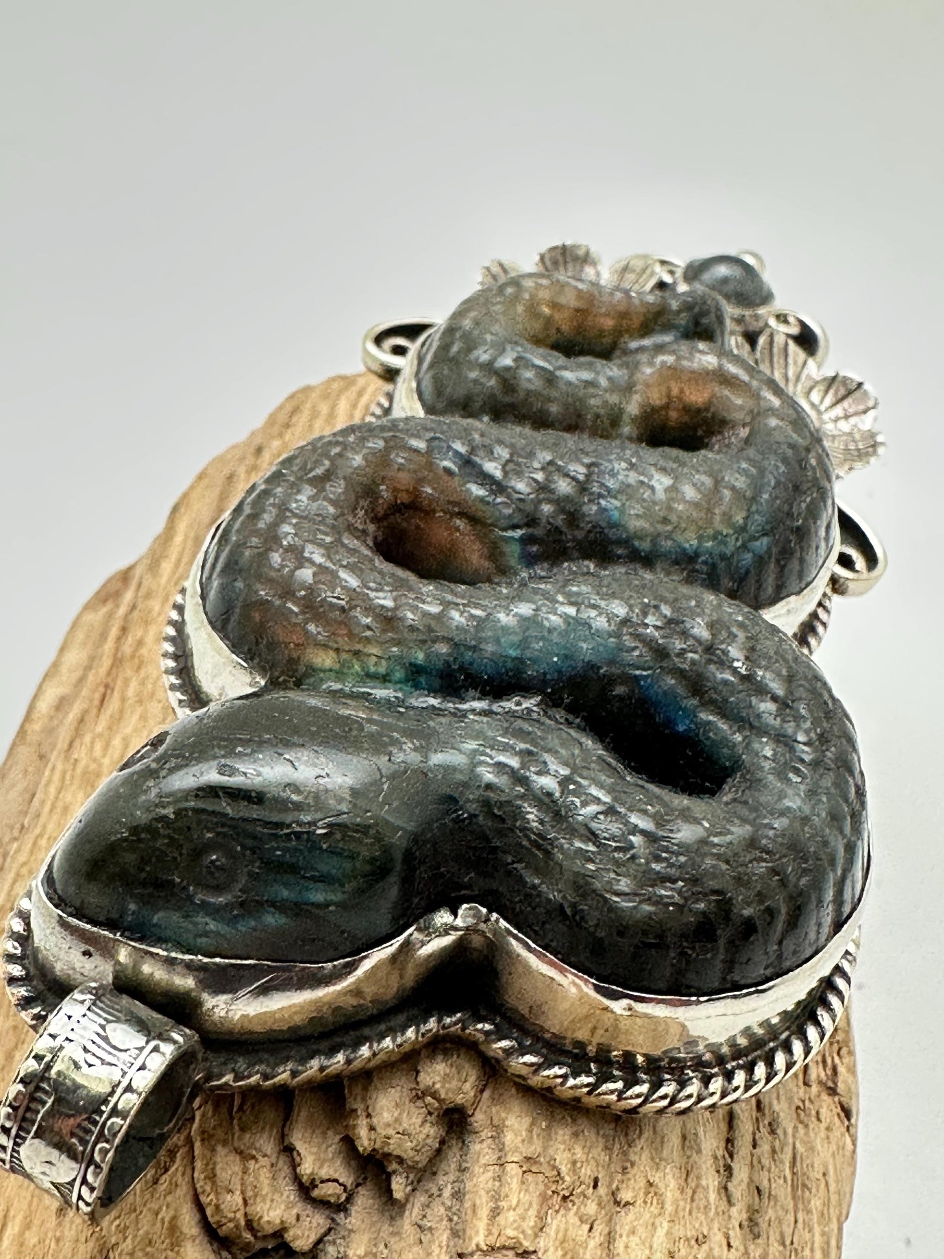 carved labradorite Snake Pendant, Floral Tibetan Repoussé Silver, Handcrafted, Nepal, 88.5mmX31mm, weighs about 57gm