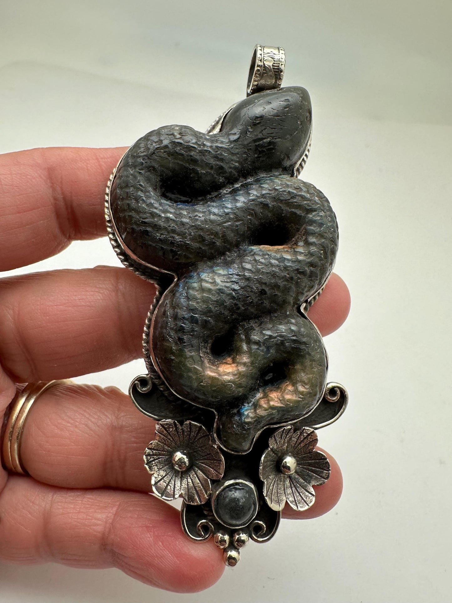 carved labradorite Snake Pendant, Floral Tibetan Repoussé Silver, Handcrafted, Nepal, 88.5mmX31mm, weighs about 57gm