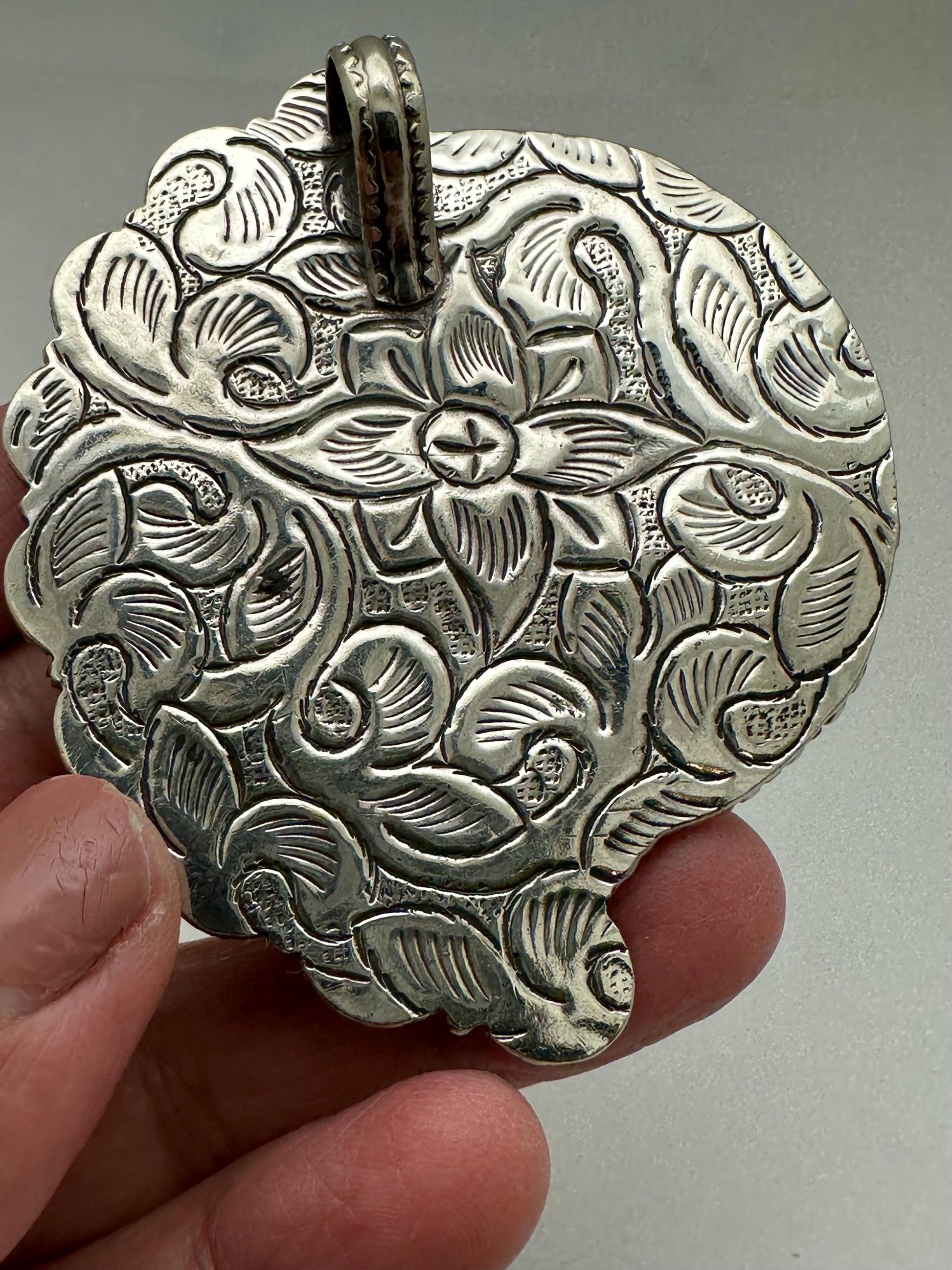 Wolf pendant, labradorite carved,handcrafted, Tibetan silver,67mmX56.7mm and weighs 54 gm