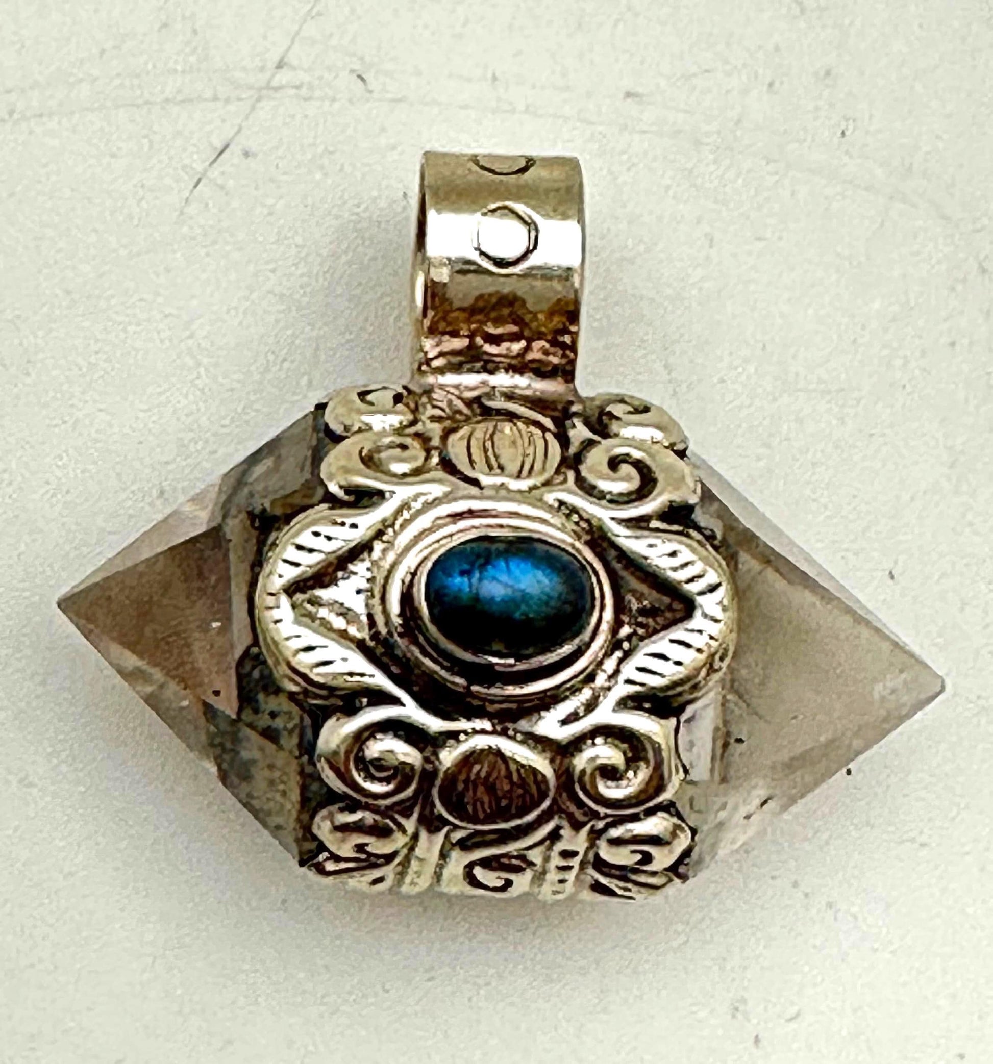Handcrafted Quartz Double Point Pendant, Tibetan Repousse Silver, Labradorite (30mmX36mm)