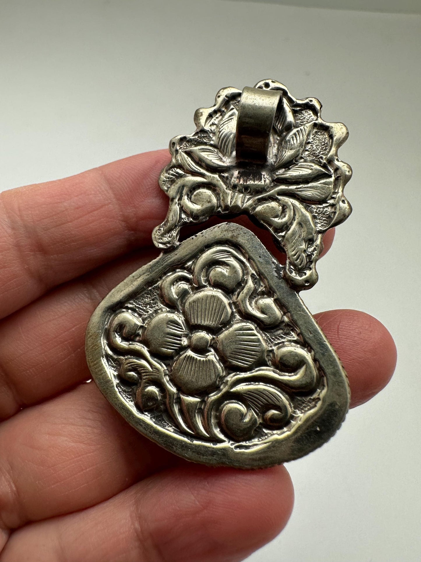 Abalone , Tibetan Repousse silver,floral,handcrafted,etnic style,Nepalese