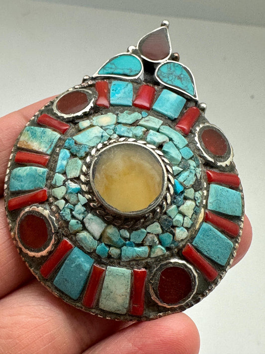 turquoise pendant, inlaid coral, turquoise ,handcrafted, tibetan silver,ethnic style,Nepalese