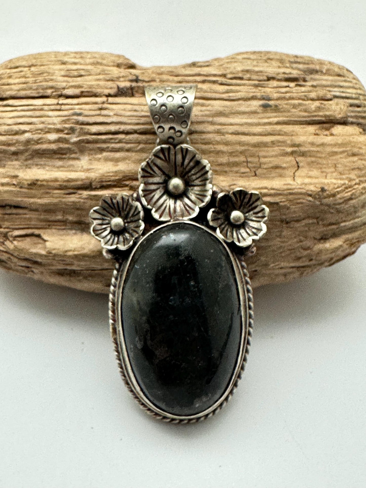 Labradorite pendant, handcrafted,tibetan repousse silver, floral design ,ethnic style,59mmX26mm