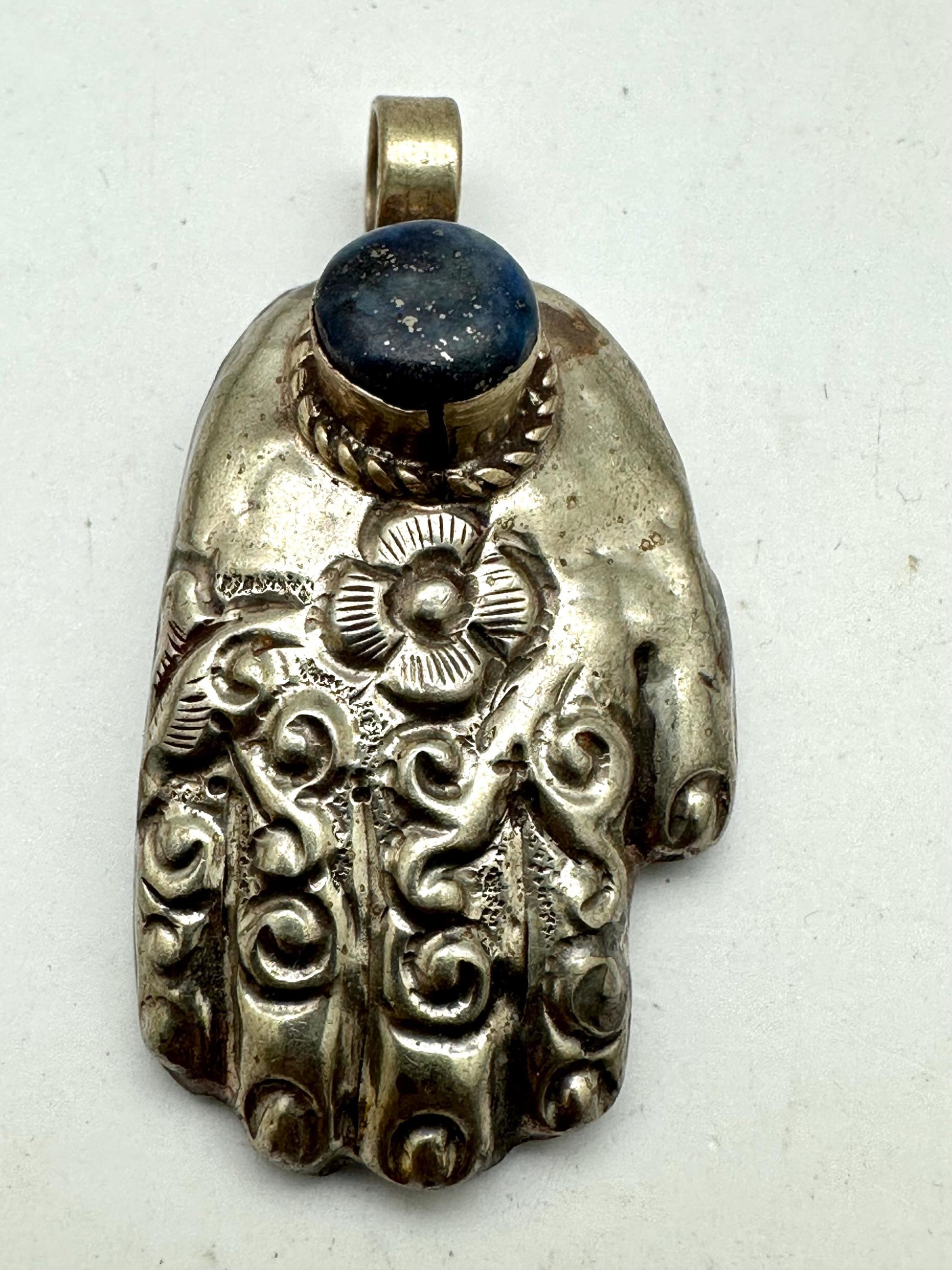 hamsa pendant, handcrafted,tibetan silver, lapis,49.7mmX25.9mm weighs about 11gm.