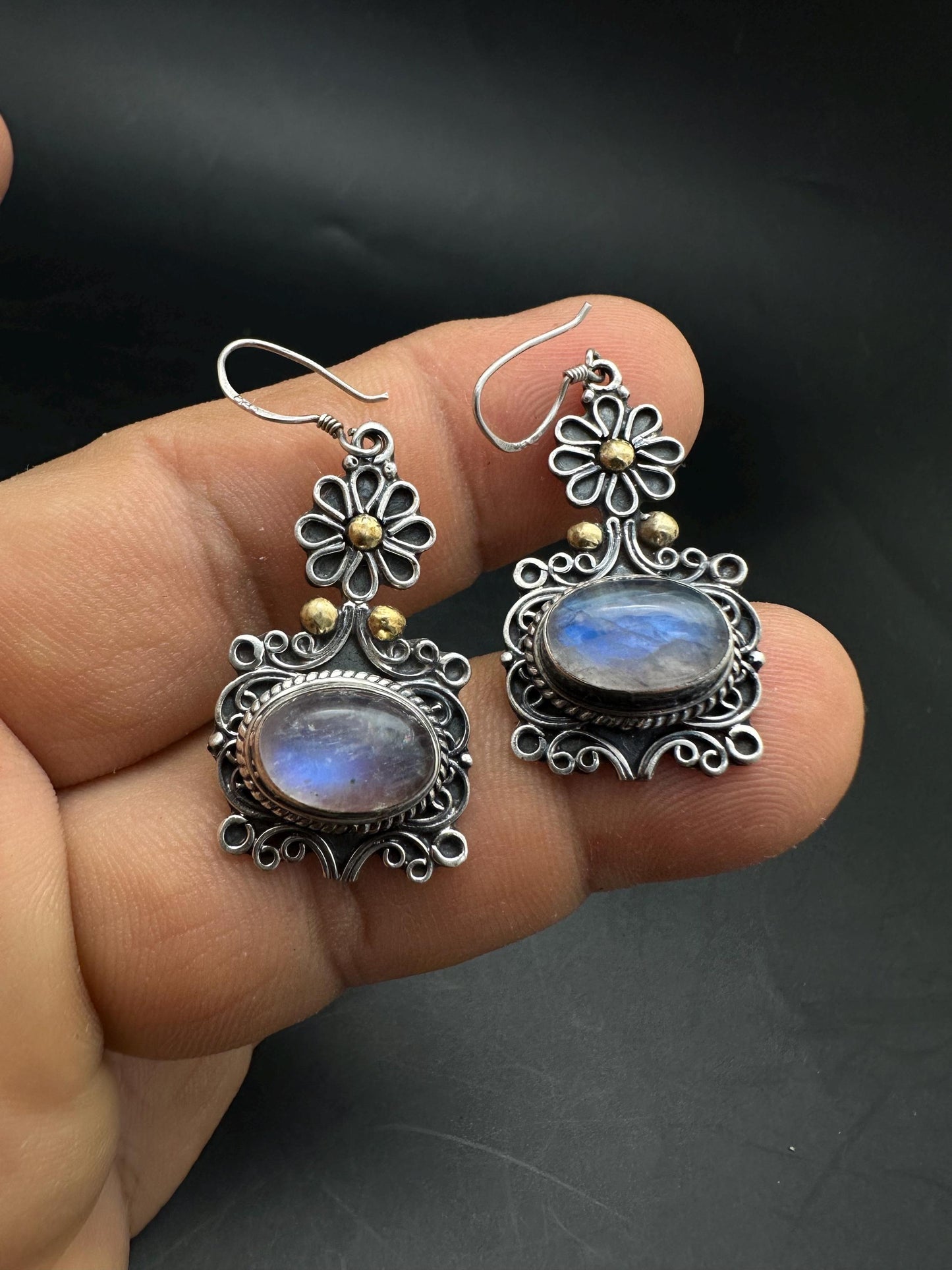 Moon stone earring, 925 sterling silver, natural stone , master handcrafted