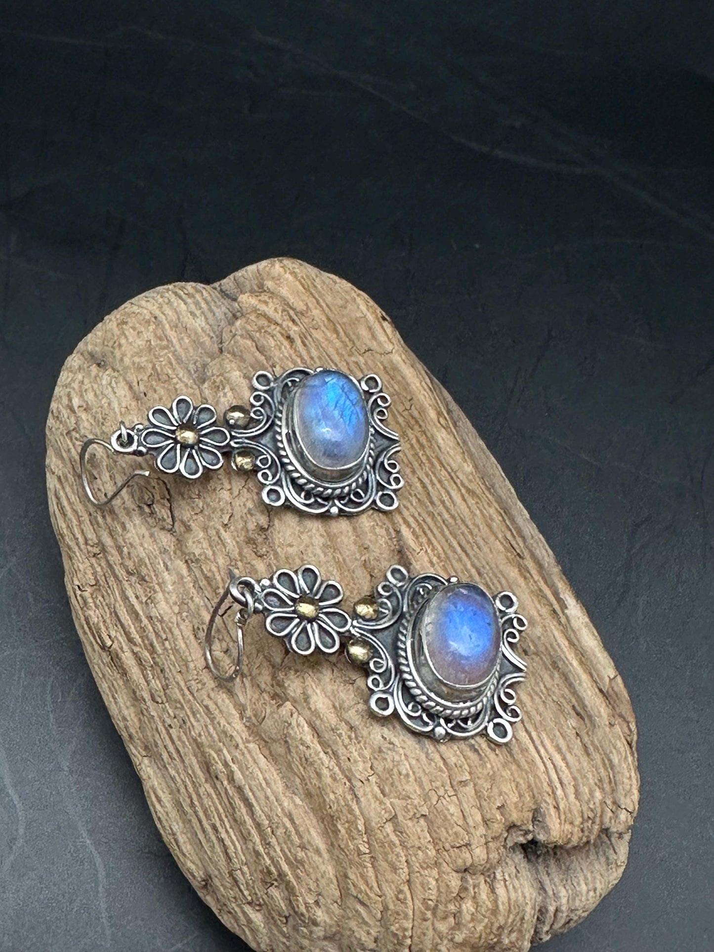 Moon stone earring, 925 sterling silver, natural stone , master handcrafted