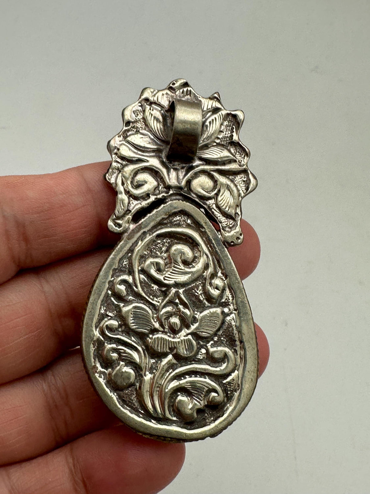 Handcrafted, mother of pearl, tear drop pendant, flower,tibetan silver, floral design,62.9X29.5mm