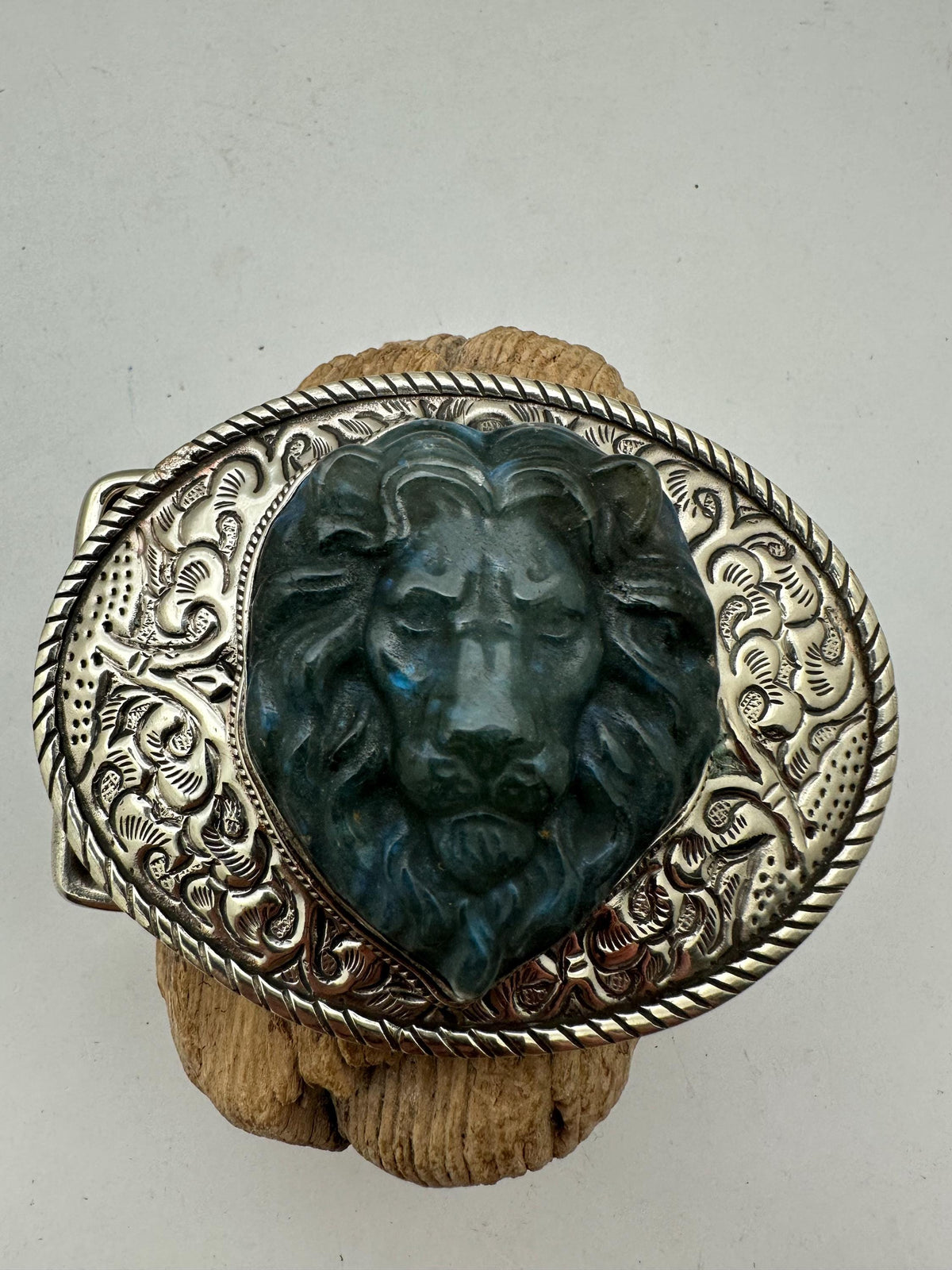 Large belt buckle, labradorite carved lion, handcrafted,Tibetan silver, symbol of strength, courage, leadership, and Protection,79mmX59mm