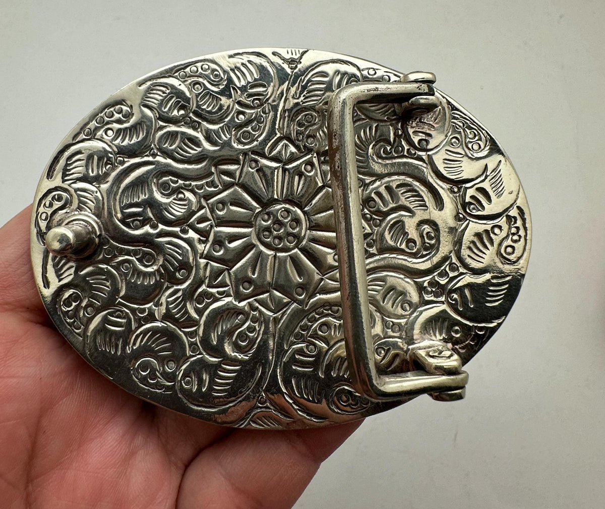 Large belt buckle, labradorite carved lion, handcrafted,Tibetan silver, symbol of strength, courage, leadership, and Protection,79mmX59mm