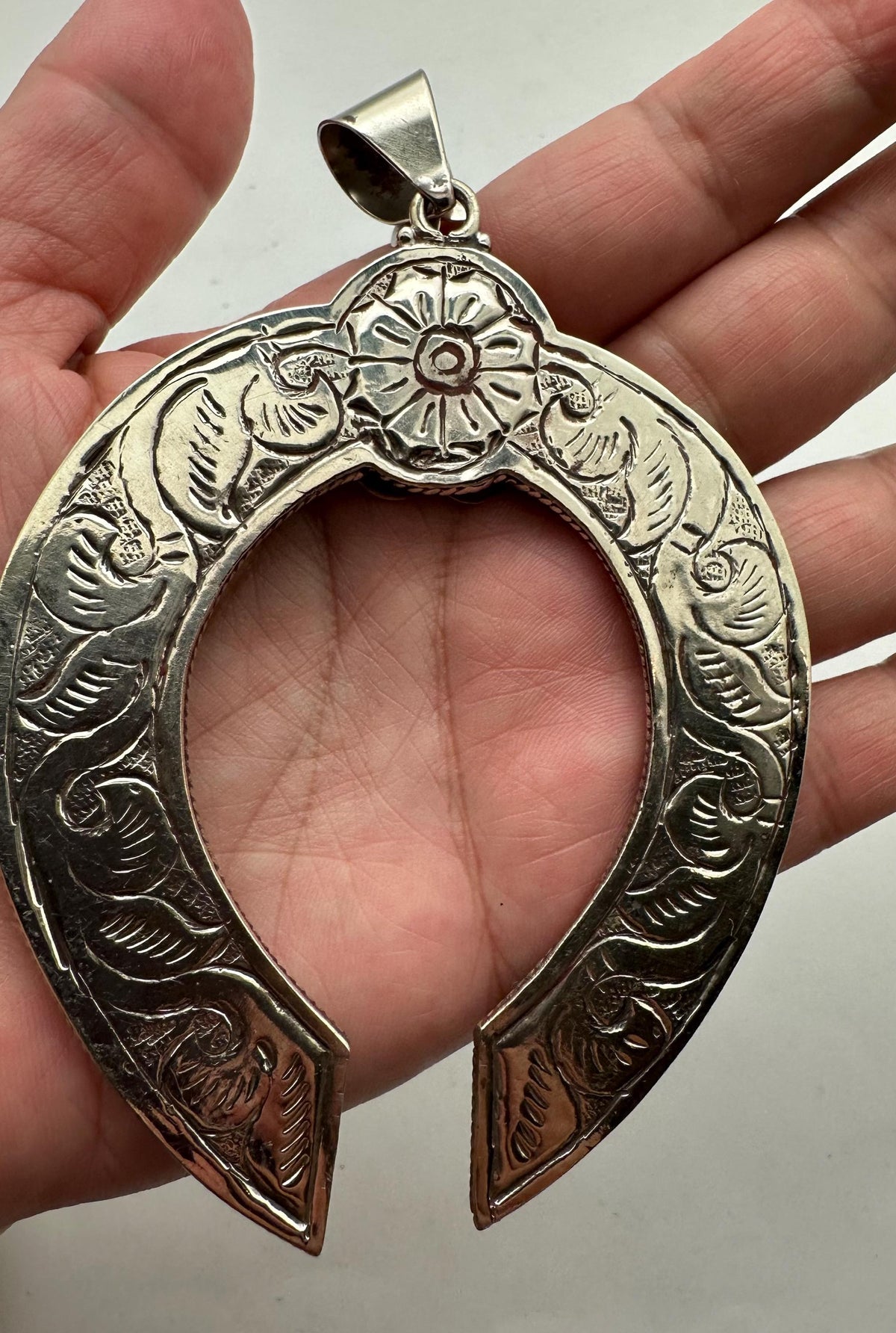 Large Squash blossom pendant, handcrafted, tibetan silver, floral Labradorite, Pink and white Spondylus Shell Crescent, 103.6mmX71.6mm