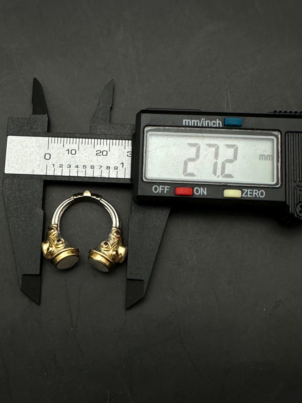 Moon stone ring , master handcrafted with sterling silver with gold plate