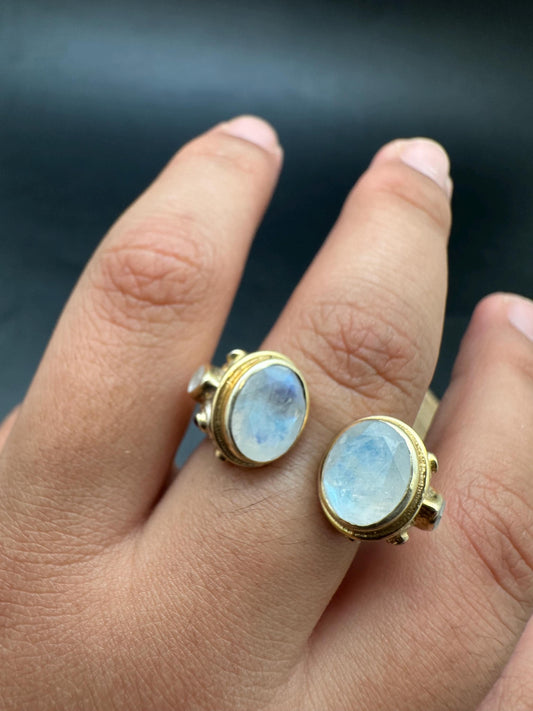 Moon stone ring , master handcrafted with sterling silver with gold plate