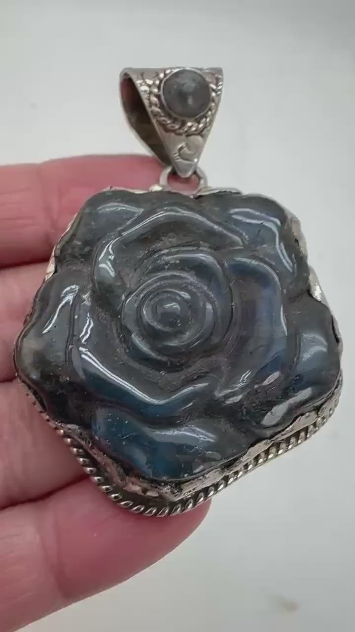 Rose pendant, labradorite carved,handcrafted,Tibetan silver,32.7X52.3mm and weighs about 33gm