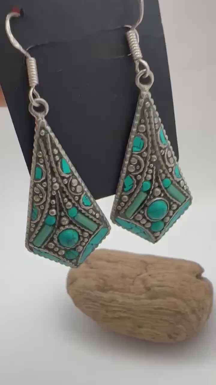 Tibetan earring, inlaid turquoise master handcrafted with Tibetan silver from Nepal