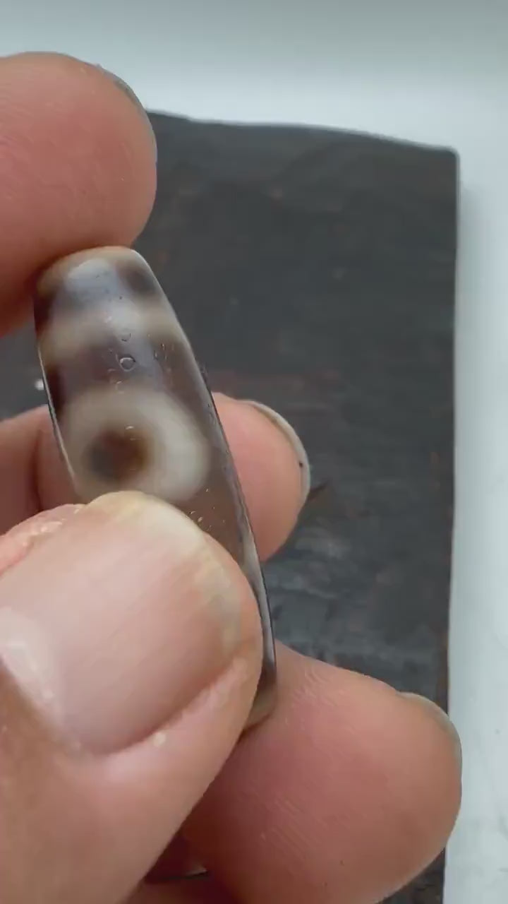 Dzi bead, Tibetan bead, natural gate, heaven and Earth